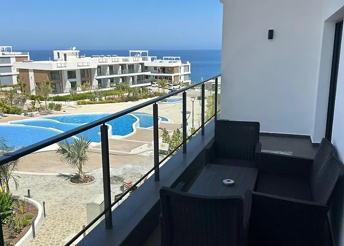 Caesar Cliff Daire *