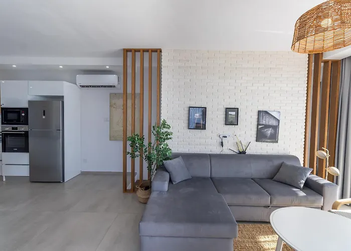 Daire Caesar Cliff *