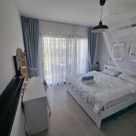 Caesar Cliff Apartment