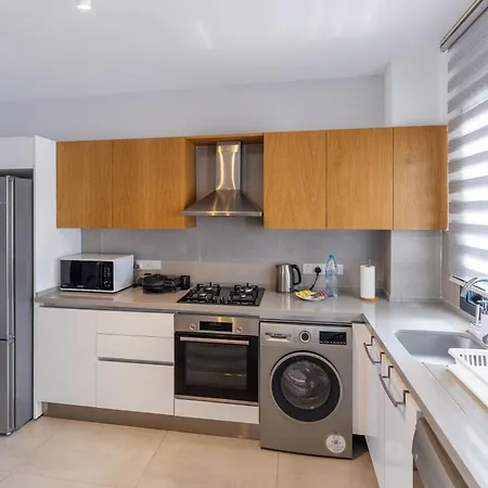 Caesar Cliff Apartment
