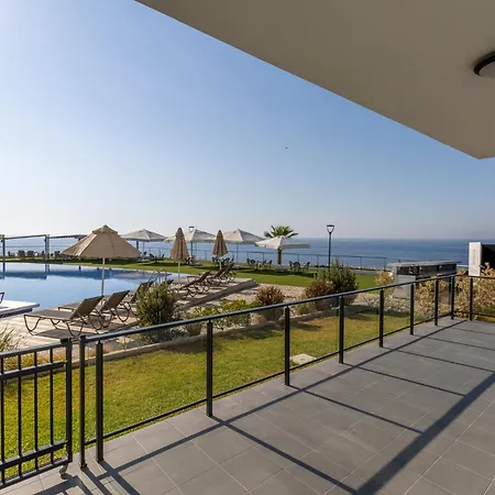 Caesar Cliff Apartment Trikomo