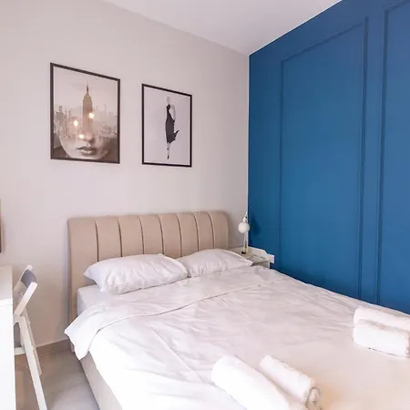 Caesar Cliff Apartment