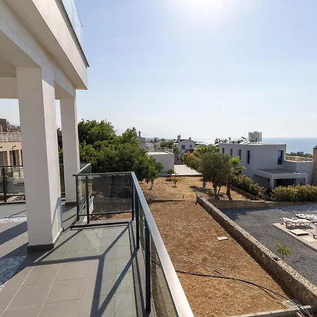 Caesar Cliff Apartment *