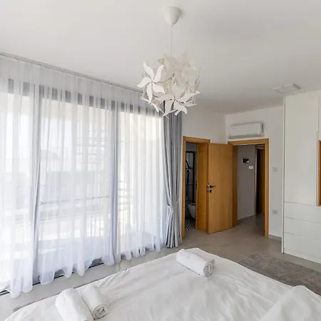 Apartment Caesar Cliff