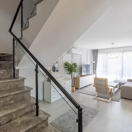 Apartment Caesar Cliff Trikomo