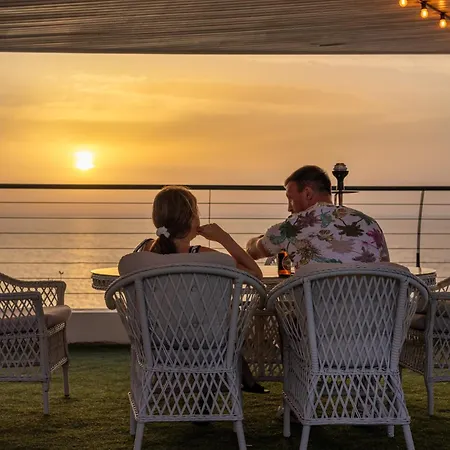Caesar Cliff Apartment Trikomo